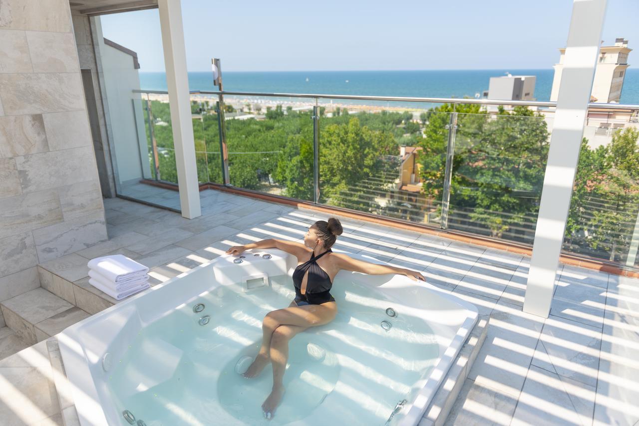 Hotel Atlantic Riviera Mare Misano Adriatico Exterior photo