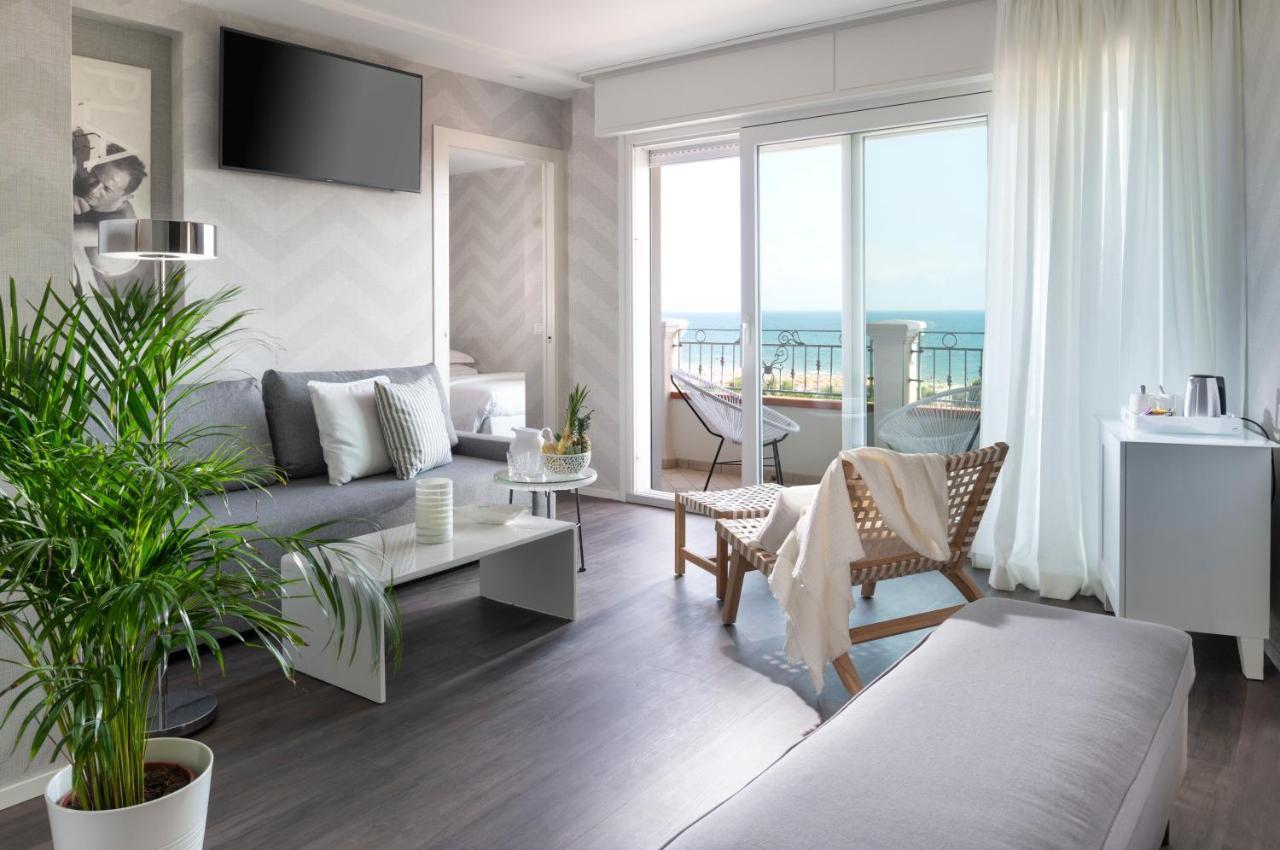 Hotel Atlantic Riviera Mare Misano Adriatico Exterior photo