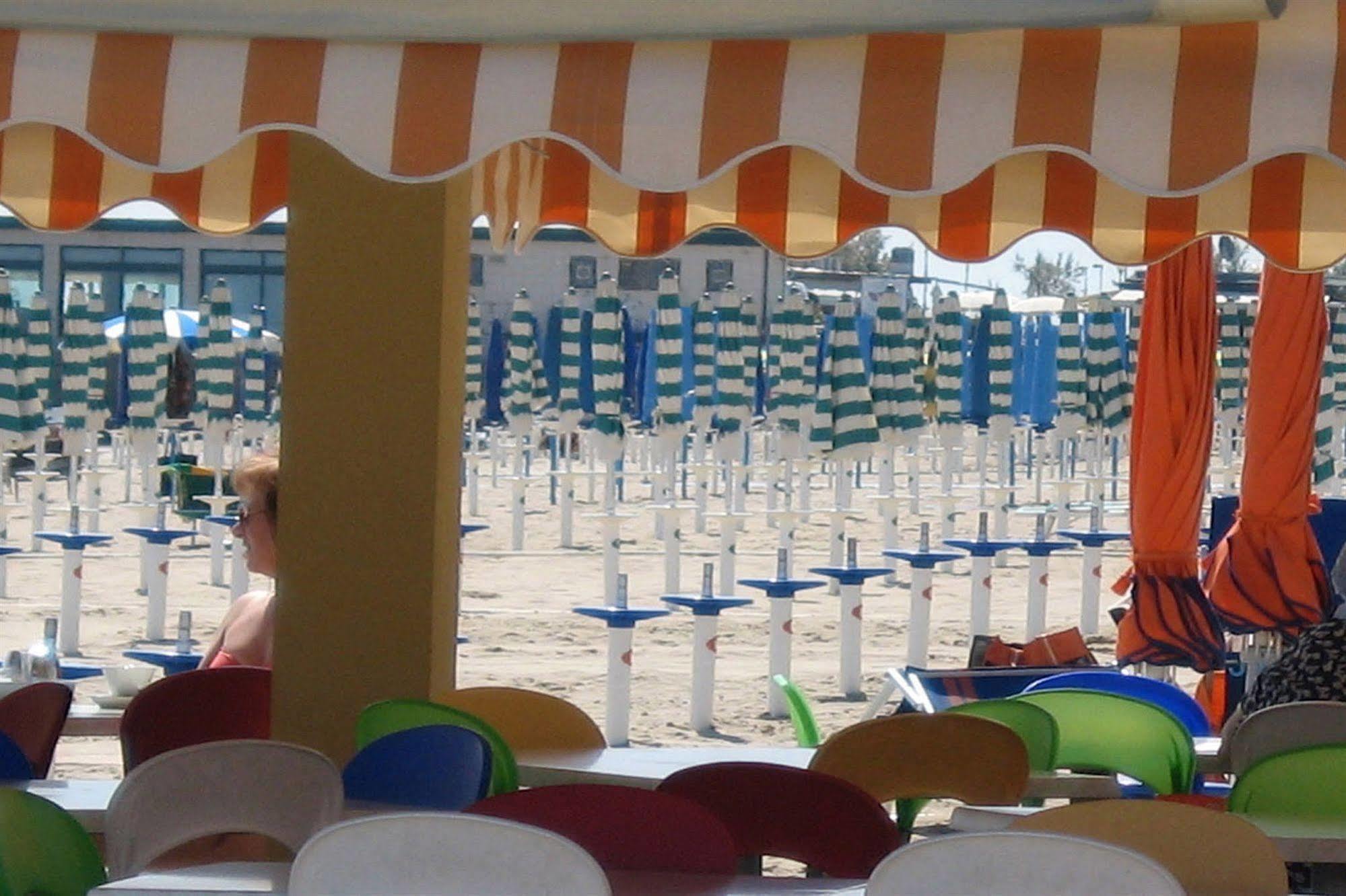 Hotel Atlantic Riviera Mare Misano Adriatico Exterior photo