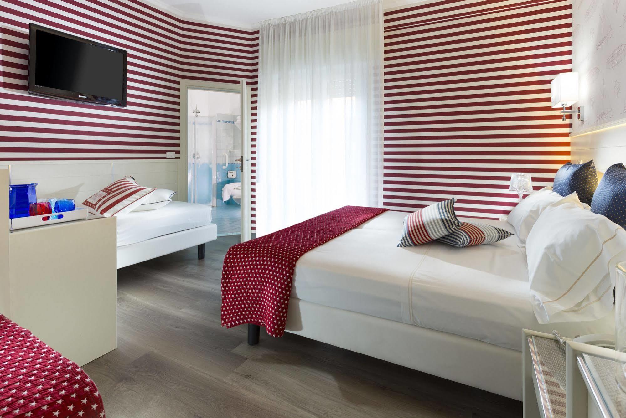 Hotel Atlantic Riviera Mare Misano Adriatico Exterior photo