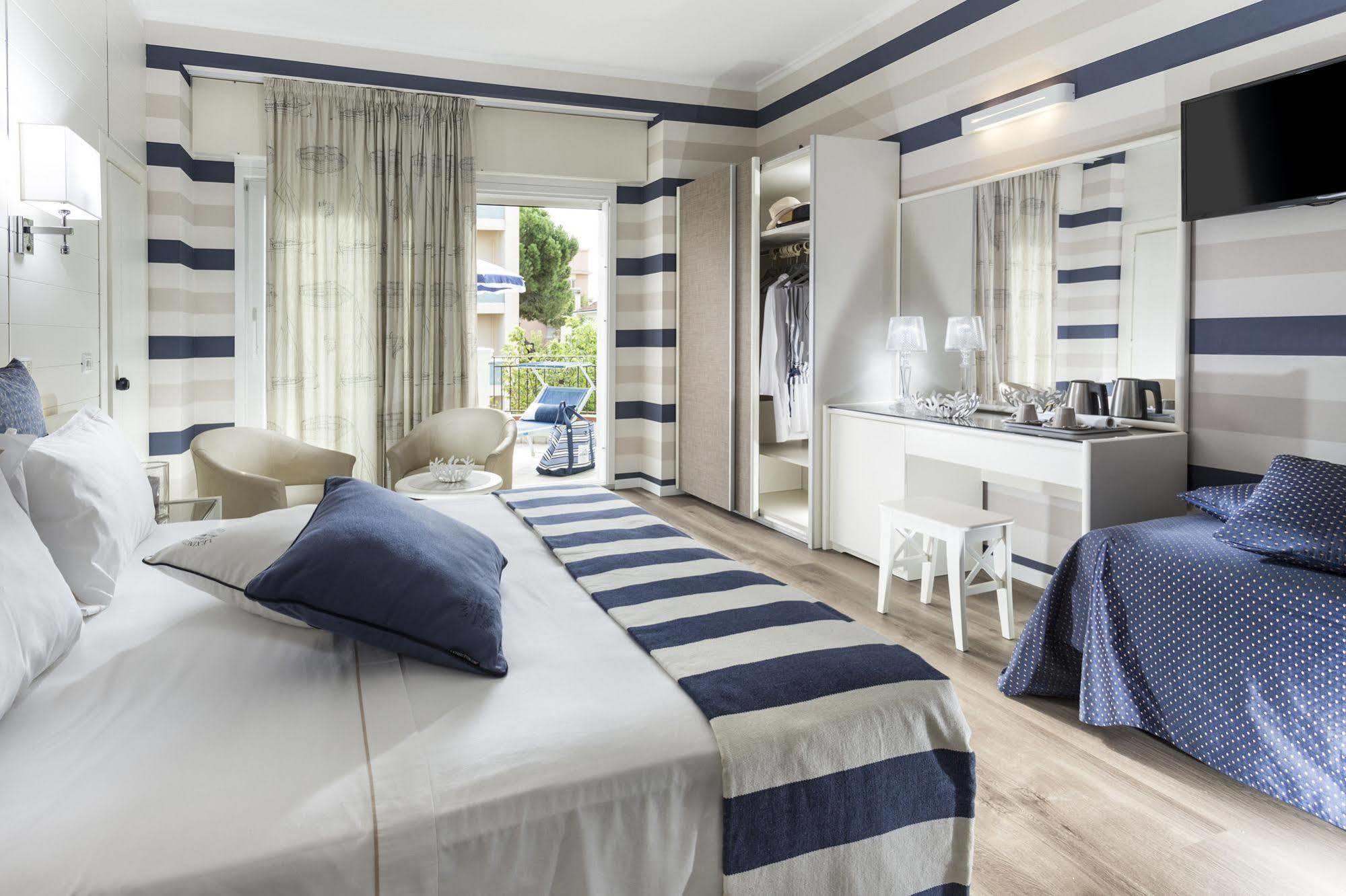 Hotel Atlantic Riviera Mare Misano Adriatico Exterior photo